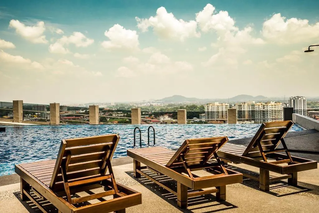 Melaka Imperio Residence With Wifi And Poolseaview Μαλαισία